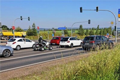 Porsche-Fahrer bespuckt BMW-Fahrer nach wilden Manövern auf der A 72 bei Zwickau - An der A-72-Anschlussstelle Zwickau-West wurde es fast handgreiflich. 