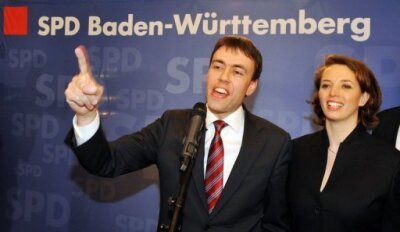PORTRÄT: SPD-Mann Schmid - Verloren und doch gewonnen - Nils Schmid hat klar verloren und dennoch viel gewonnen: Schließlich wird die baden-württembergische SPD nach fast 58 CDU-Vorherrschaft in Stuttgart aller Voraussicht nach mitregieren - wenn auch nur als Juniorpartner der Grünen.