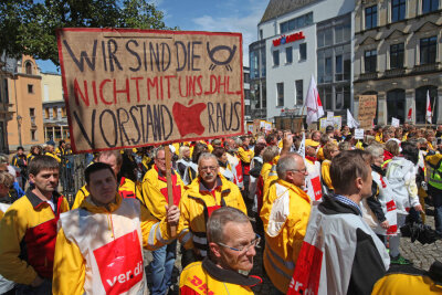 Post-Beschäftigte demonstrieren in Zwickau - 