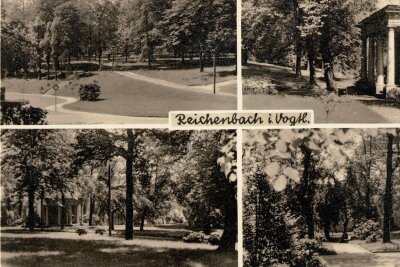 Postkarten-Schau in Reichenbach: Experte löst erstes Rätsel - Die Postkarte zeigt den alten Reichenbacher Friedhof in den 40-er Jahren. Bei der Halle mit den markanten Säulen handelt es sich um die Grabstätte einer Unternehmer-Familie. 