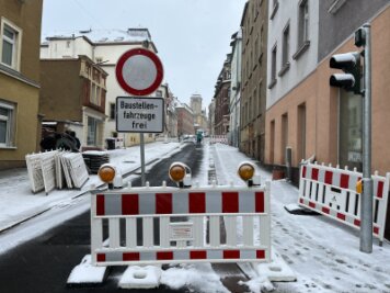 Die Poststraße in Mittweida bleibt weiter für Autofahrer gesperrt. 