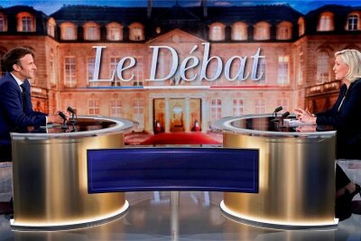 Präsidentschaftswahl in Frankreich: Das Duell der Programme - Frankreichs Präsident Emmanuel Macron und seine Konkurrentin Marine Le Pen im einzigen TV-Duell bei diesen Präsidentschaftswahlen. 