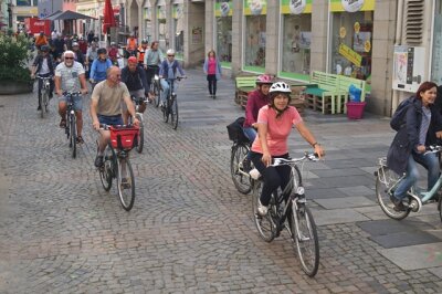 Premiere für Fahrrad-Tour mit Zwickaus Oberbürgermeisterin - 