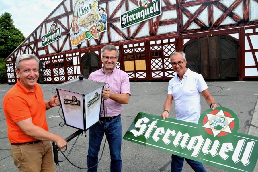 Geschäftsführer Jan Gerbeth, Wiesn-Organisator Michael Schmid und Marketingleiter Thomas Münzer (von links) fiebern bereits der Premiere des neuen Sternquell-Bierfestes entgegen. 