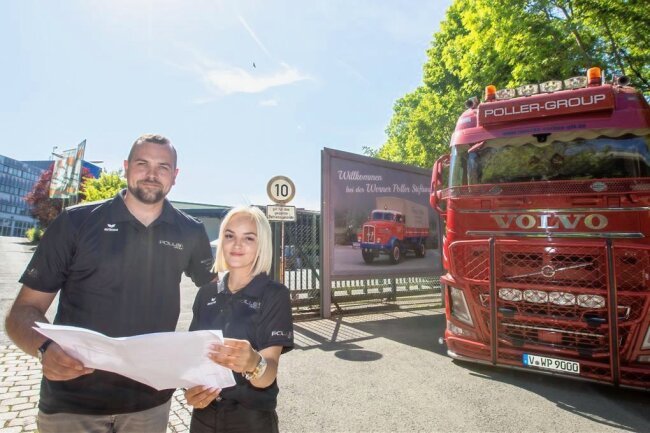 Premiere in Plauen: Mehr als 150 Teilnehmer bei Trucker-Treffen erwartet - Chef-Organisatorin Celine Bernhard und Oliver Korb bei letzten Absprachen für das am Wochenende stattfindende Trucker-Treffen. 