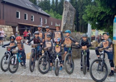 Premiere mit Bravour gemeistert - Die Nachwuchs-Mountainbiker des Shred-Erz-Vereins zeigten am Rabenberg starke Leistungen. 