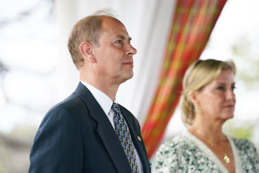 Prinz Edward und Herzogin Sophie feiern Silberhochzeit - Prinz Edward und seine Frau Herzogin Sophie stehen nur selten im Fokus der Öffentlichkeit, spielen aber zunehmend eine wichtige Rolle im Königshaus.