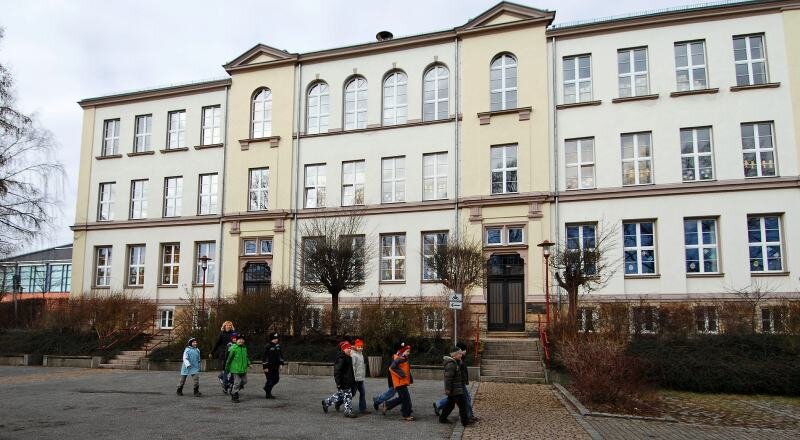 Private Mittelschule noch nicht genehmigt - 
              <p class="artikelinhalt">In der Würschnitztalschule lernen zurzeit nur Grundschüler, ab Herbst vielleicht auch wieder Mittelschüler.</p>
            