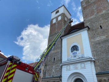 Probe-Einsatz in Freiberg: Feuerwehrausbildung in luftiger Höhe - 