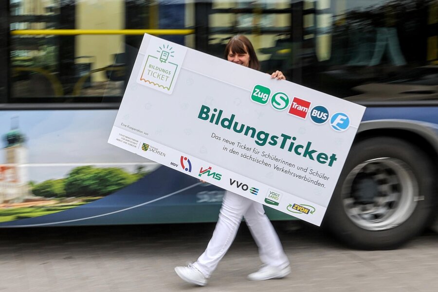 Probleme im Verkehrsverbund Vogtland: Tickets in Bussen und Bahnen zum Teil nicht lesbar - 2021 für ganz Sachsen eingeführt, gibt es derzeit im Vogtland Probleme mit neu ausgestellten Bildungstickets.