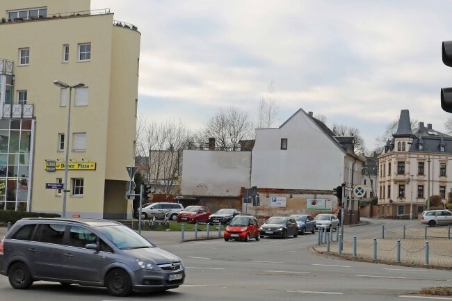 Die Kreuzung Mannichswalder Platz bleibt weiterhin ein Sorgenkind der Kommune. 