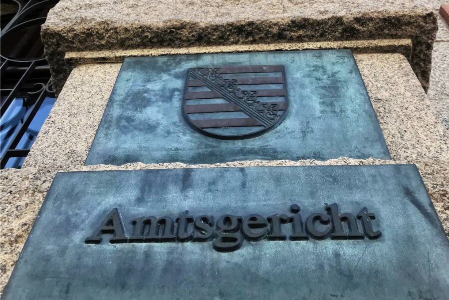 Prozess: Erzgebirger schickt Kindern Intimfotos von sich - Am Amtsgericht Aue wurde am Mittwoch ein 37-Jähriger wegen es sexuellen Missbrauchs von Kindern verurteilt. 