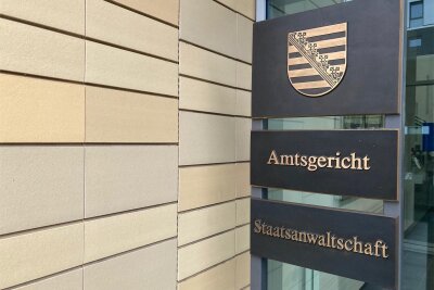 Prozess in Chemnitz: Warum man nicht zufällig eine Pistole mit sich führen kann - Ein 56-Jähriger stand am Dienstag vor dem Chemnitzer Amtsgericht.