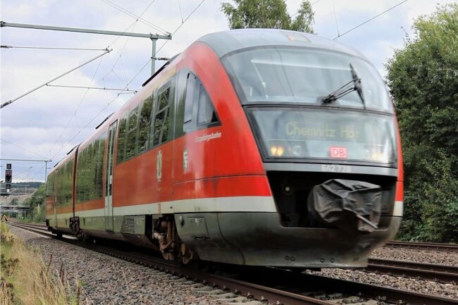 Prozess: Mann attackiert Polizisten in Erzgebirgsbahn - In der Erzgebirgsbahn legte sich ein 38-Jähriger mit der Polizei an und schlug einen Beamten. 