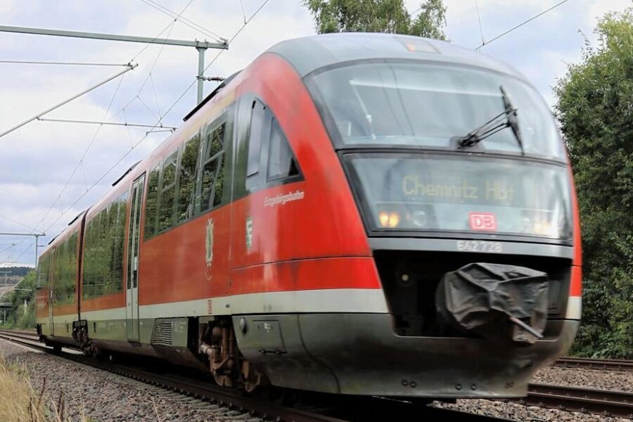 Prozess: Mann attackiert Polizisten in Erzgebirgsbahn - In der Erzgebirgsbahn legte sich ein 38-Jähriger mit der Polizei an und schlug einen Beamten. 