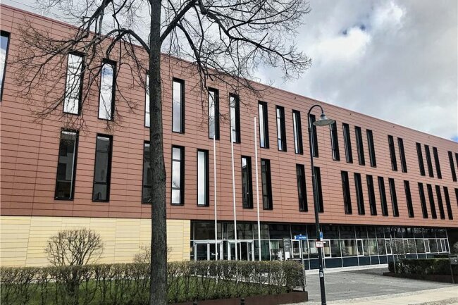 Prozess zu Zwangsprostitution bis Januar ausgesetzt - Drei Prozesstage im Prostitutions-Verfahren hat es am Amtsgericht bereits gegeben. 