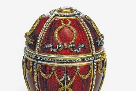 Prunkvolle Überraschung - Dieses Ei schenkte Zar Nikolaus II. 1895 seiner deutschen Gattin Alexandra Fjodorowna. Es heißt Rosenknospen-Ei. 