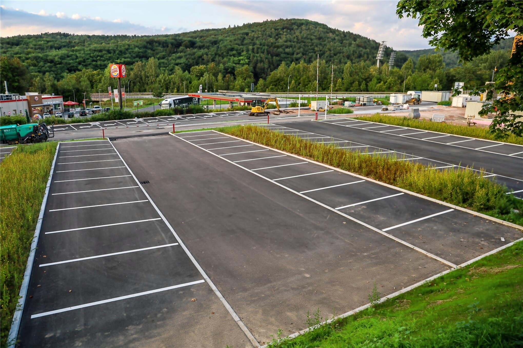 Pünktlich vorm Tag der Sachsen Aue neuen Großparkplatz am Stadion
