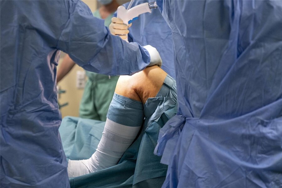 Qualität im Krankenhaus: Wie sich bei 13 OPs das Risiko senken lässt - Damit die Kniegelenksoperation ein Erfolg wird, ist im Vorfeld auch der Patient gefordert.