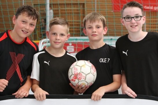Dürfen zum Bundesfinale der Fairplay-Soccer-Tour auf die Insel Rügen: Felix, Paul, Ole und Noah (v. l.) vom SV Auerhammer. 