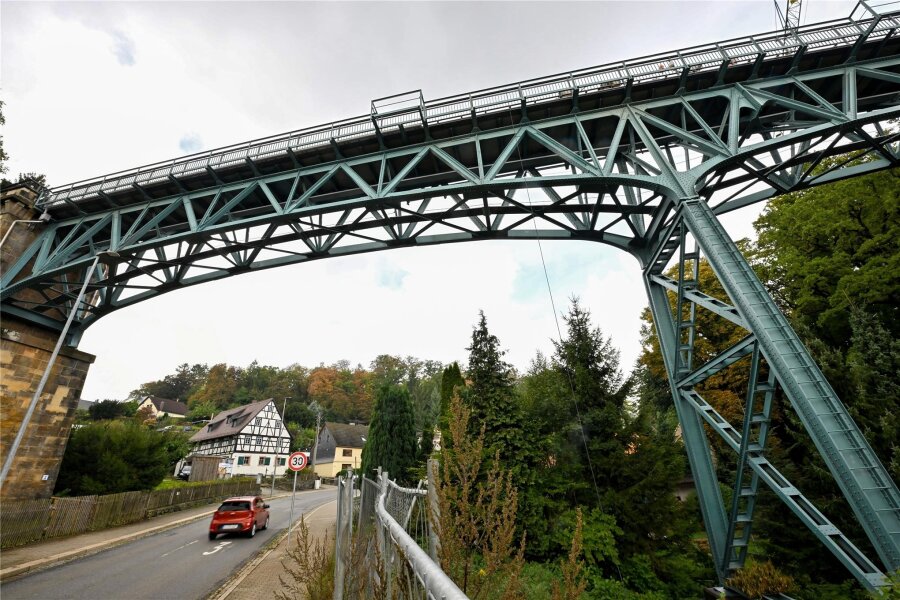 Rabensteiner Eisenbahnviadukt wird mit Fest eröffnet - Das Viadukt in Rabenstein wird am Samstag eröffnet.