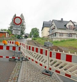 Rad- und Gehweg werden gebaut - Die Frankenberger Straße in Börnichen ist gesperrt. 