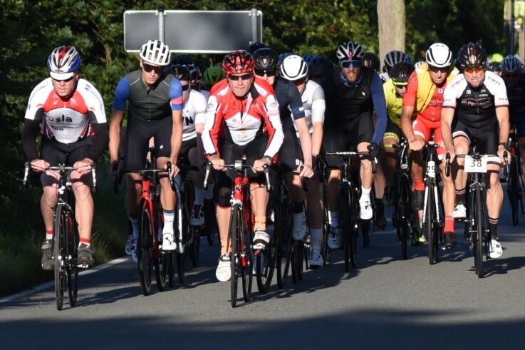 Am 22. Vogtland-Radmarathon nahmen insgesamt 150 Fahrerinnen und Fahrer aus mehreren Bundesländern teil.