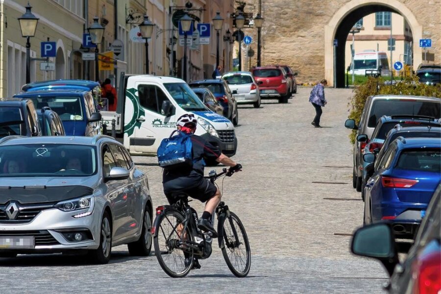 Radfahren: Wo es laut einer Studie in Marienberg klemmt - Radfahrer und Autos: In der Stadt gibt es immer wieder Berührungspunkte zwischen beiden Verkehrsteilnehmern. 