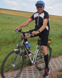 Radfahrer beklagt Wegzustand - Christian Teichert nutzt oft den Plattenweg in Ringethal.
