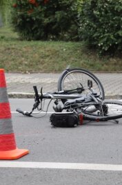 Radfahrerin schwer verletzt - Eine Frau wurde in Frankenberg von einem Auto erfasst und dabei schwer verletzt. 