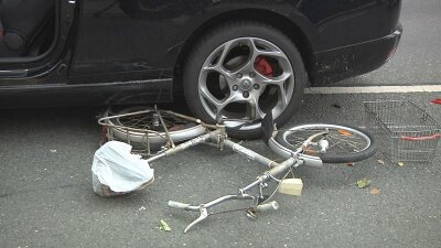 Radfahrerin schwer verletzt - 