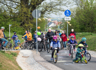 Radler weihen neuen Radweg zwischen Penig und Chursdorf ein - 