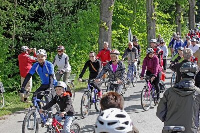 Radlersonntag: Helfer sammeln in Dennheritz Geld für Flutopfer - Der Radlersonntag zog vor Corona-Zeiten meist über 10.000 Fahrradfahrer an. 