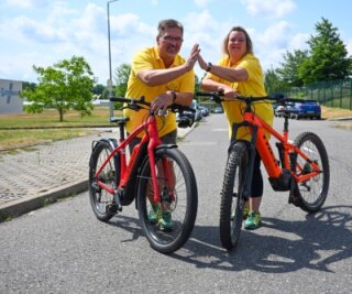 Radrennen im Gewerbegebiet nicht nur für Leistungssportler - Mandy und Hartmut Böhm gehören zu den Organisatoren der Radsportveranstaltung, die an diesem Sonntag im Gewerbegebiet Hartmannsdorf stattfindet. 