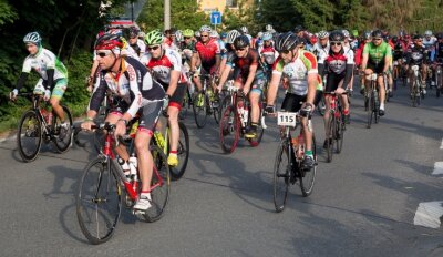 Radsport-Team: Zum Jubiläum auf Kurs - Der 210 Kilometer lange Vogtland-Radmarathon des VRT (Foto: Start 2019) ist aus dem Veranstaltungkalender nicht wegzudenken. 