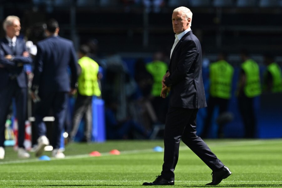 Rätselhaftes Frankreich: Deschamps bleibt gelassen - Frankreichs Trainer Didier Deschamps bleibt trotz der bisher schwachen Leistungen seiner Mannschaft gelassen.