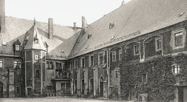 Rätseln der Stadtgeschichte auf der Spur - 1931 zogen die Sammlungen des Geschichtsvereins in das dafür neu hergerichtete stadtgeschichtliche Museum auf dem Schloßberg. 