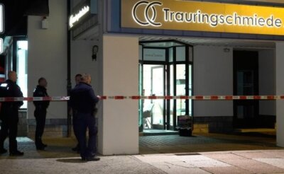 Räuber bei Chemnitzer Juwelier "Trauringschmiede" kommt an Haft vorbei - 