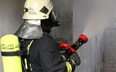 Raschau-Markersbach: Mehrere tausend Euro Schaden bei Brand in Firma - 