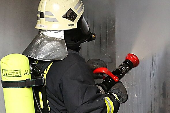 Raschau-Markersbach: Mehrere tausend Euro Schaden bei Brand in Firma - 