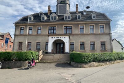 Rathaus in Mülsen St. Niclas: Das Gedächtnis des Dorfes braucht Hilfe - Das Niclaser Rathaus soll modernisiert werden. Der Rat will dafür 1,3 Millionen Euro ausgeben.