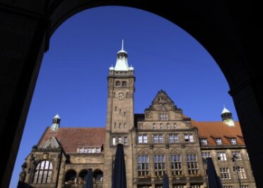 Rathaus will das Amtsdeutsch abschaffen - Wider das Amtsdeutsch: Im Rathaus Chemnitz bemüht man sich um eine bessere Sprache.