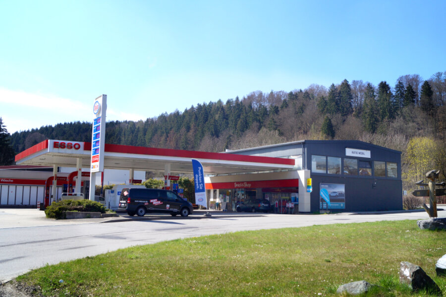 RATIO MOBIL: Einziger ŠKODA Service Partner in der Region Zschopau - RATIO MOBIL Zschopau bei der Esso Tankstelle