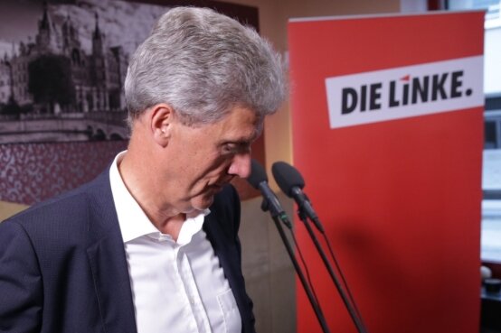 Ratlose Genossen - Kann sich eine Koalition mit der SPD vorstellen: der unterlegene Spitzenkandidat der Linken im Nordosten, Helmut Holter.