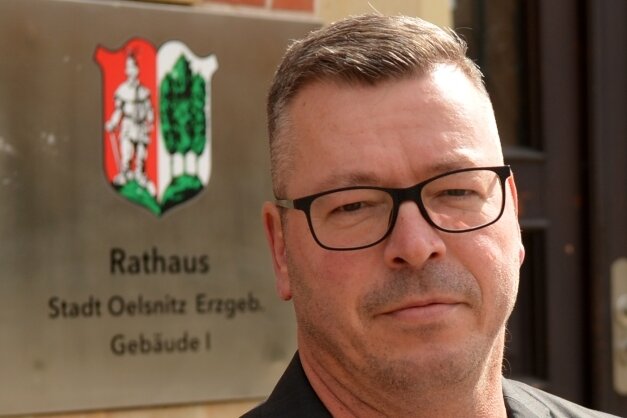 Ratsmitglied will in Oelsnitz Bürgermeister werden - Frank Czyba tritt in Oelsnitz für die Freie Wählervereinigung "Ein Herz für Oelsnitz" zur Bürgermeisterwahl am 12. Juni an. 