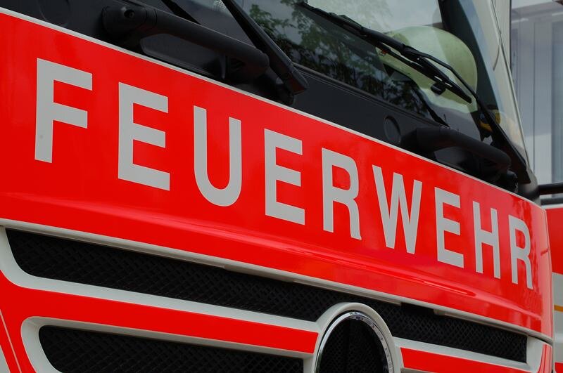 Rauchwolke über Chemnitz: Feuer in Altreifenlager gelöscht