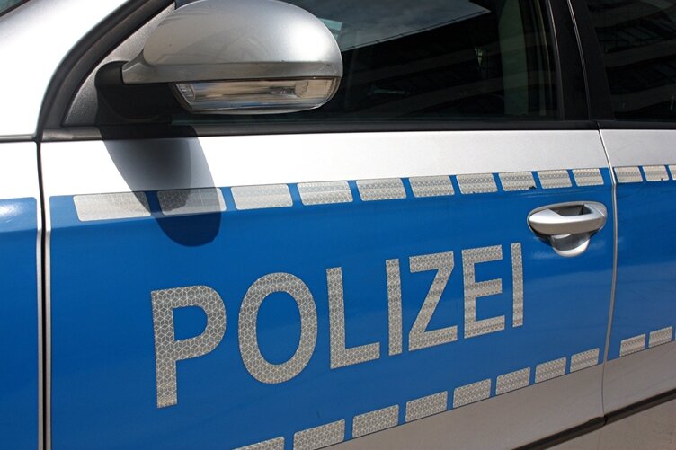 Razzia in Auerbach - Polizei durchsucht ehemalige Bäckerei - 