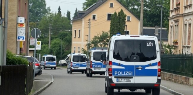 Am frühen Morgen des 7. Juni war die Polizei in Bräunsdorf angerückt und hatte eine Razzia durchgeführt.