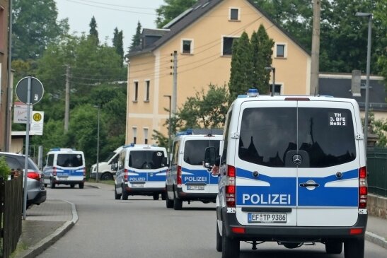 Razzia in Bräunsdorf: Kiloweise Drogen gefunden - Am frühen Morgen des 7. Juni war die Polizei in Bräunsdorf angerückt und hatte eine Razzia durchgeführt.