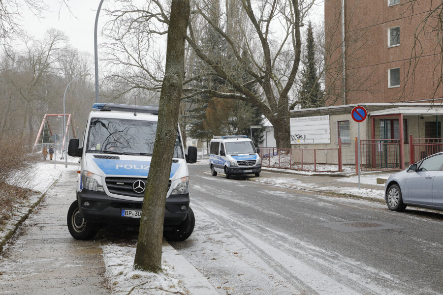 Razzien in Chemnitz: Ermittlungen gegen Asylheimbetreiber - Auch das Asylbewerberheim an der Straßburger Straße wurde durchsucht.